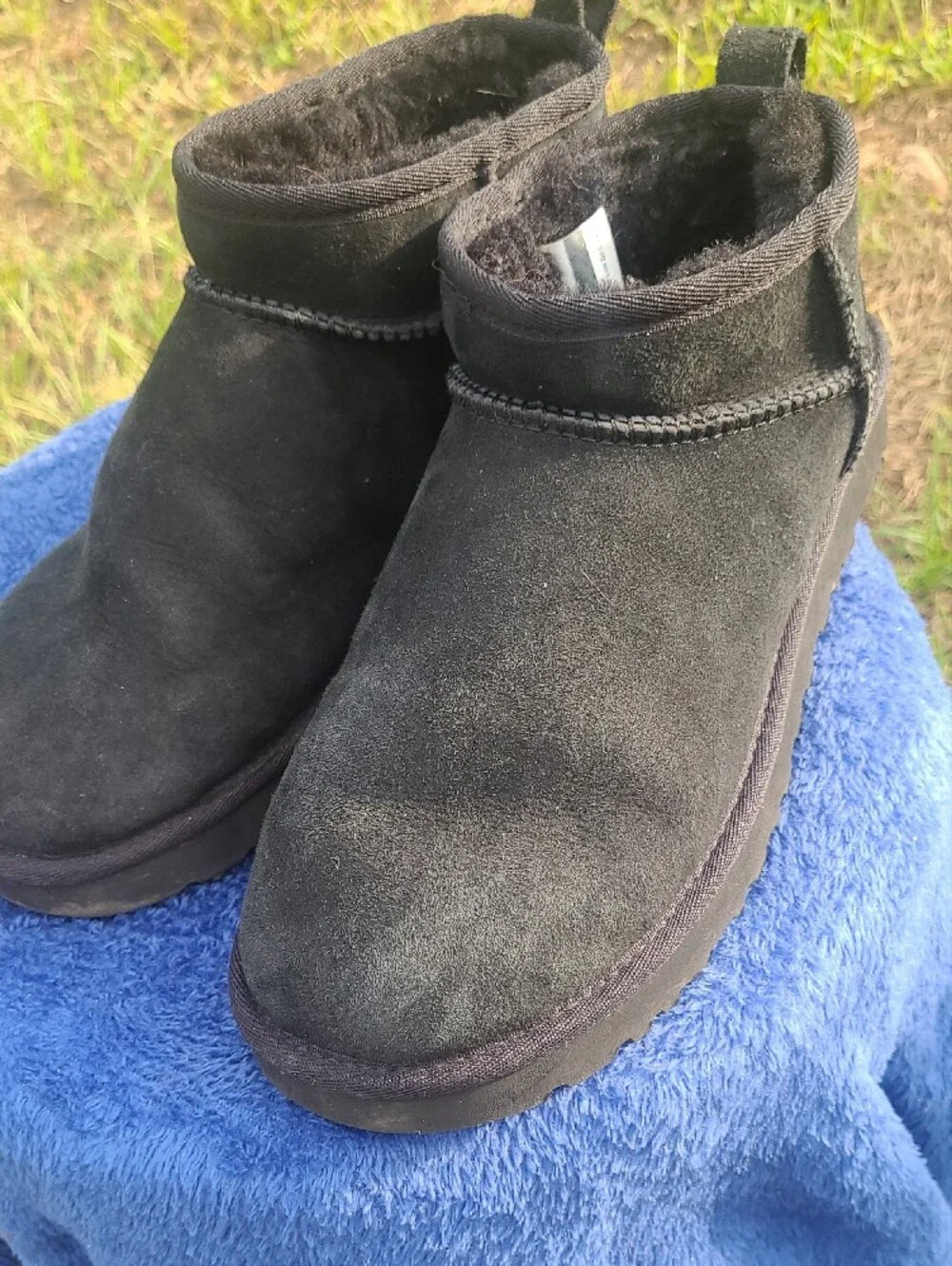 UGG Womens Black Suede Ankle Booties Size 9